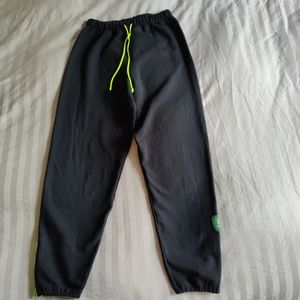 Danzy sweatpants size M